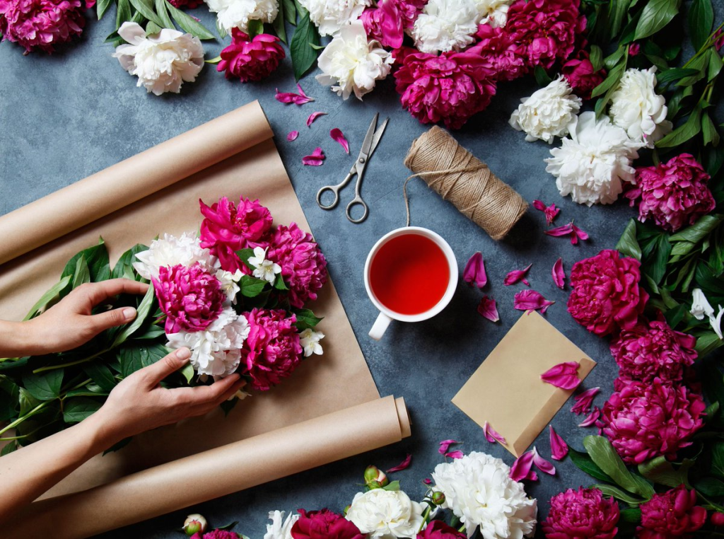 15 Easy Flower Decoration Ideas For Your Home