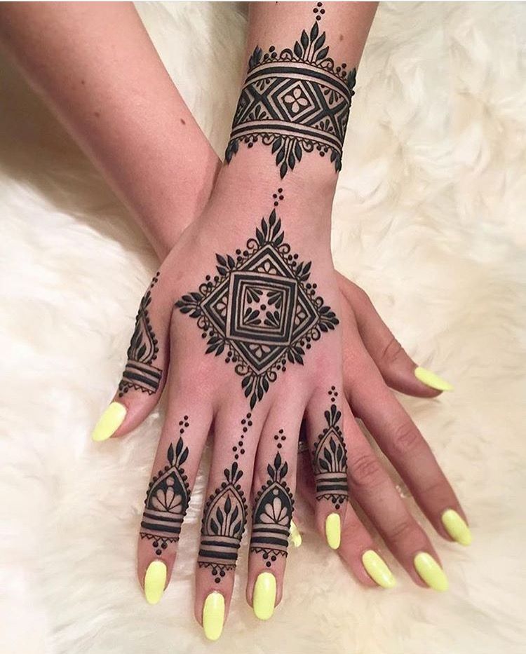 African Mehendi Design