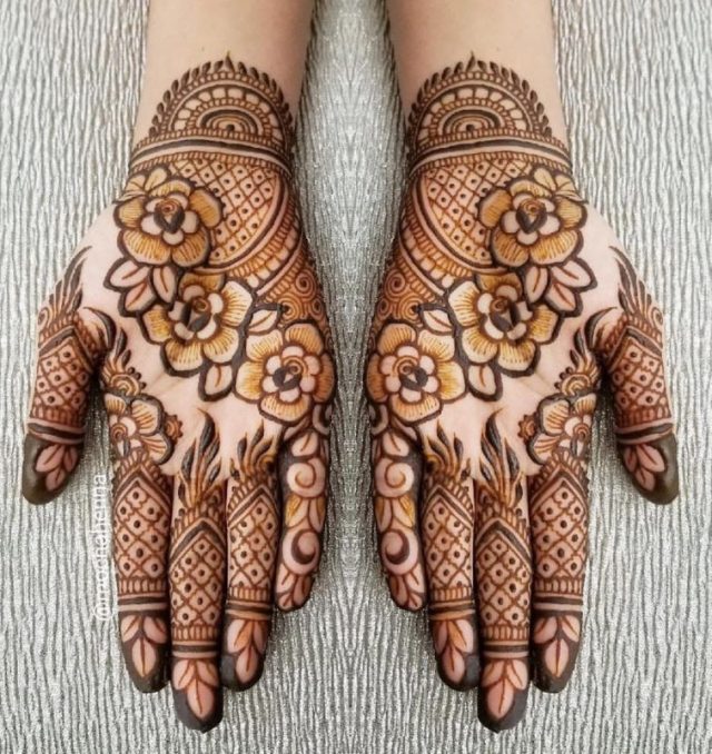 Basic Floral Arabic Mehndi Design