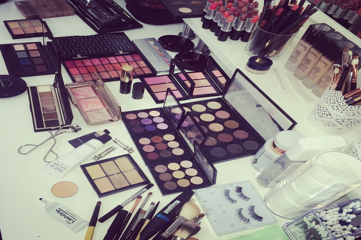 How to Decide Which Make-up Kit is Best for a Bride-to-be