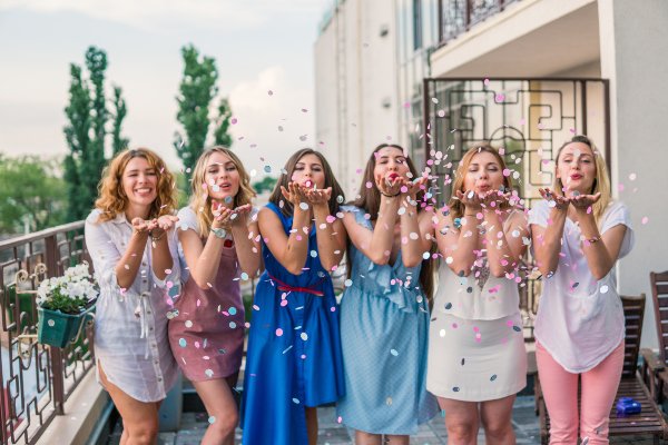 10 Bridal Shower Games Your Guests Will Genuinely Enjoy