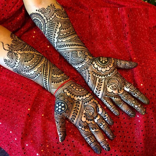 Classic Arabic Mehendi Design
