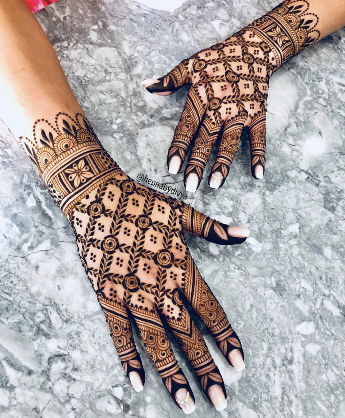 Criss-Cross Mehendi Design