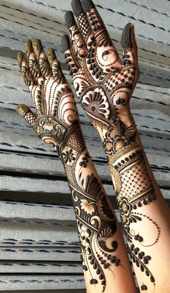 Detailed Trendy Mehndi Designs