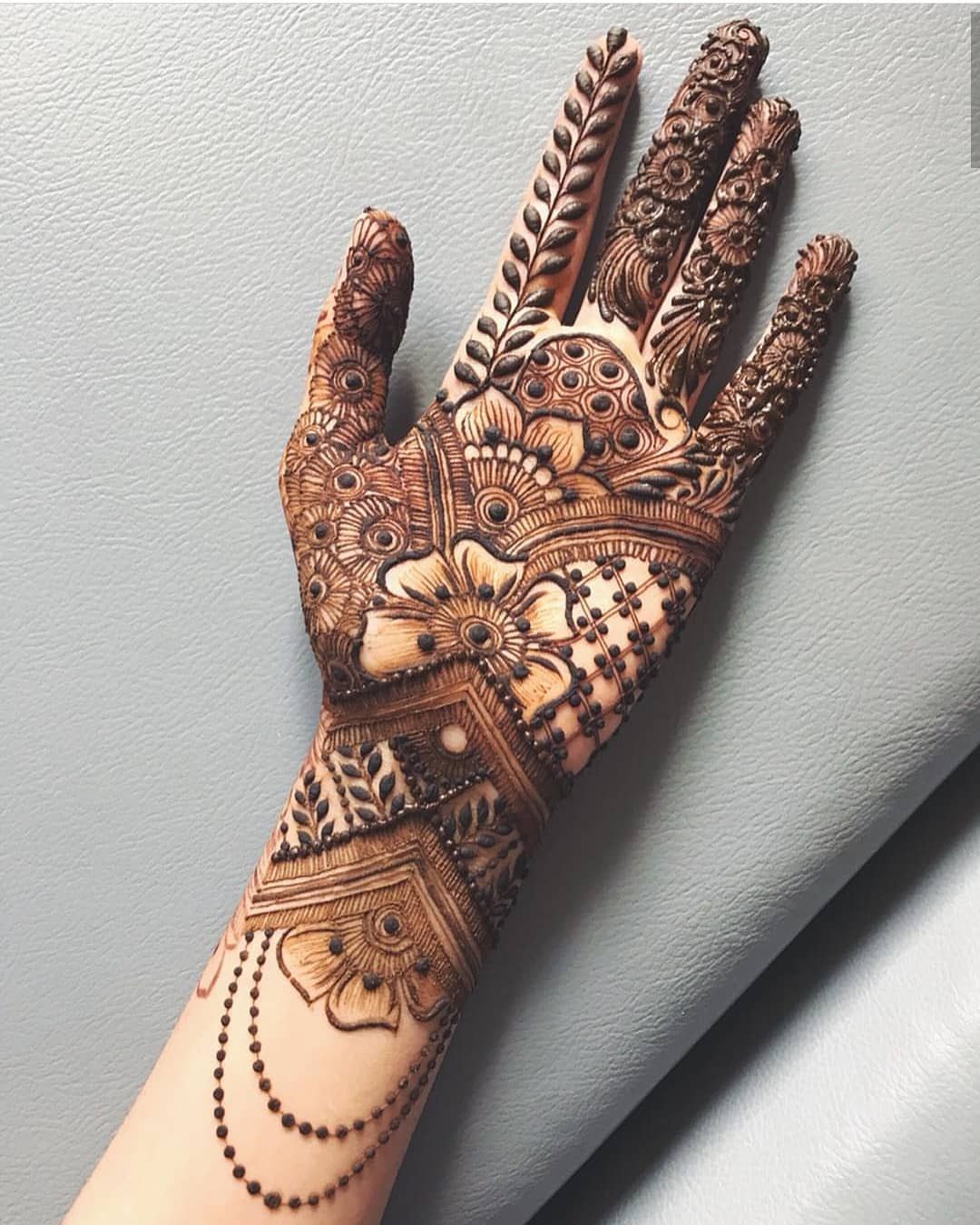 Detailed Trendy Mehndi Designs