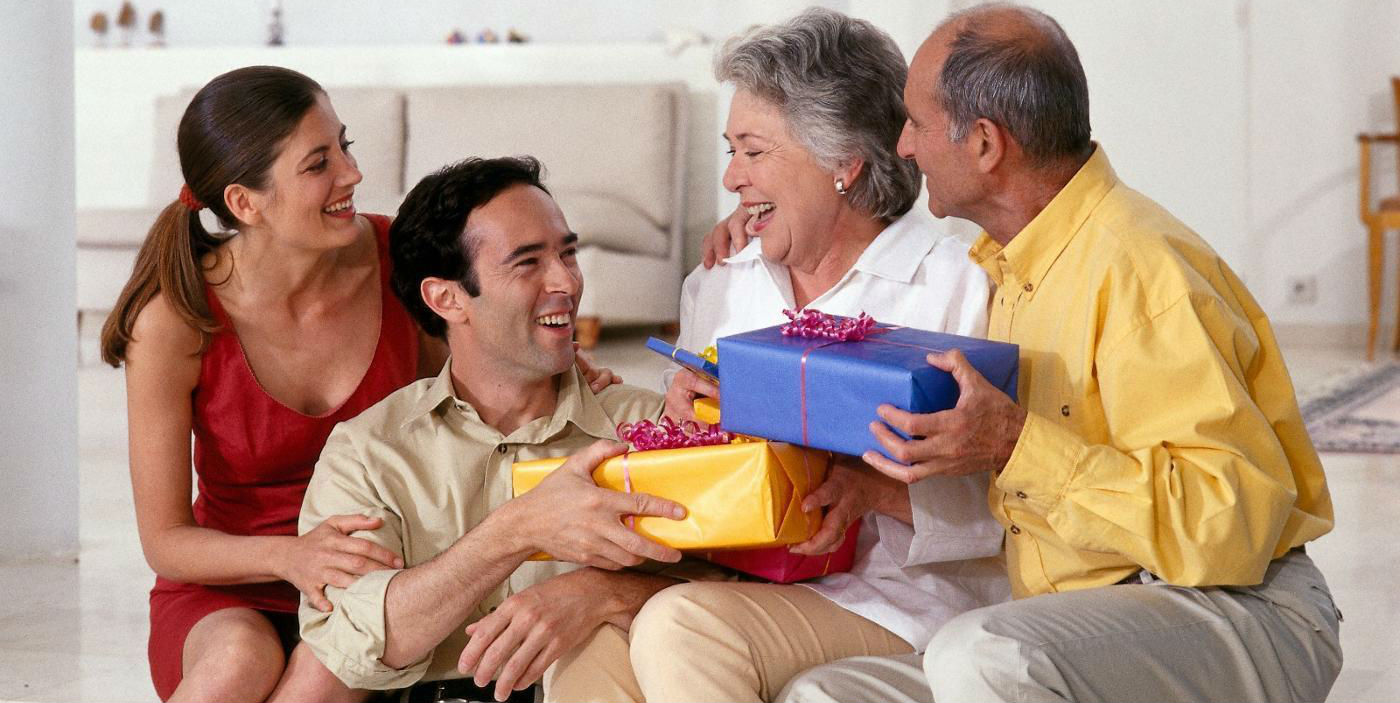 Creative Anniversary Gifts for Parents