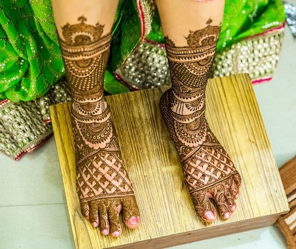 Gujrati Style Foot Mehndi Designs