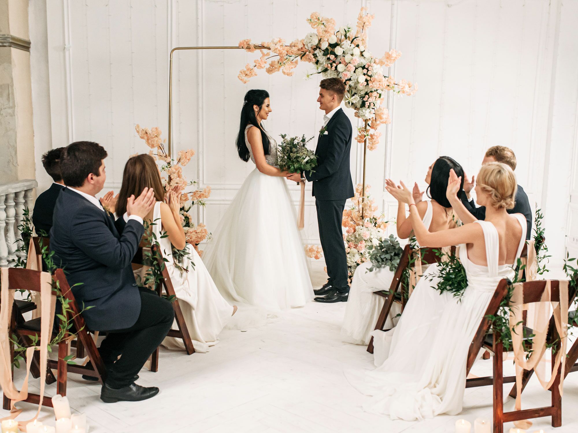 The Ultimate Intimate Wedding: MINIMONY vs. MICROWEDDING