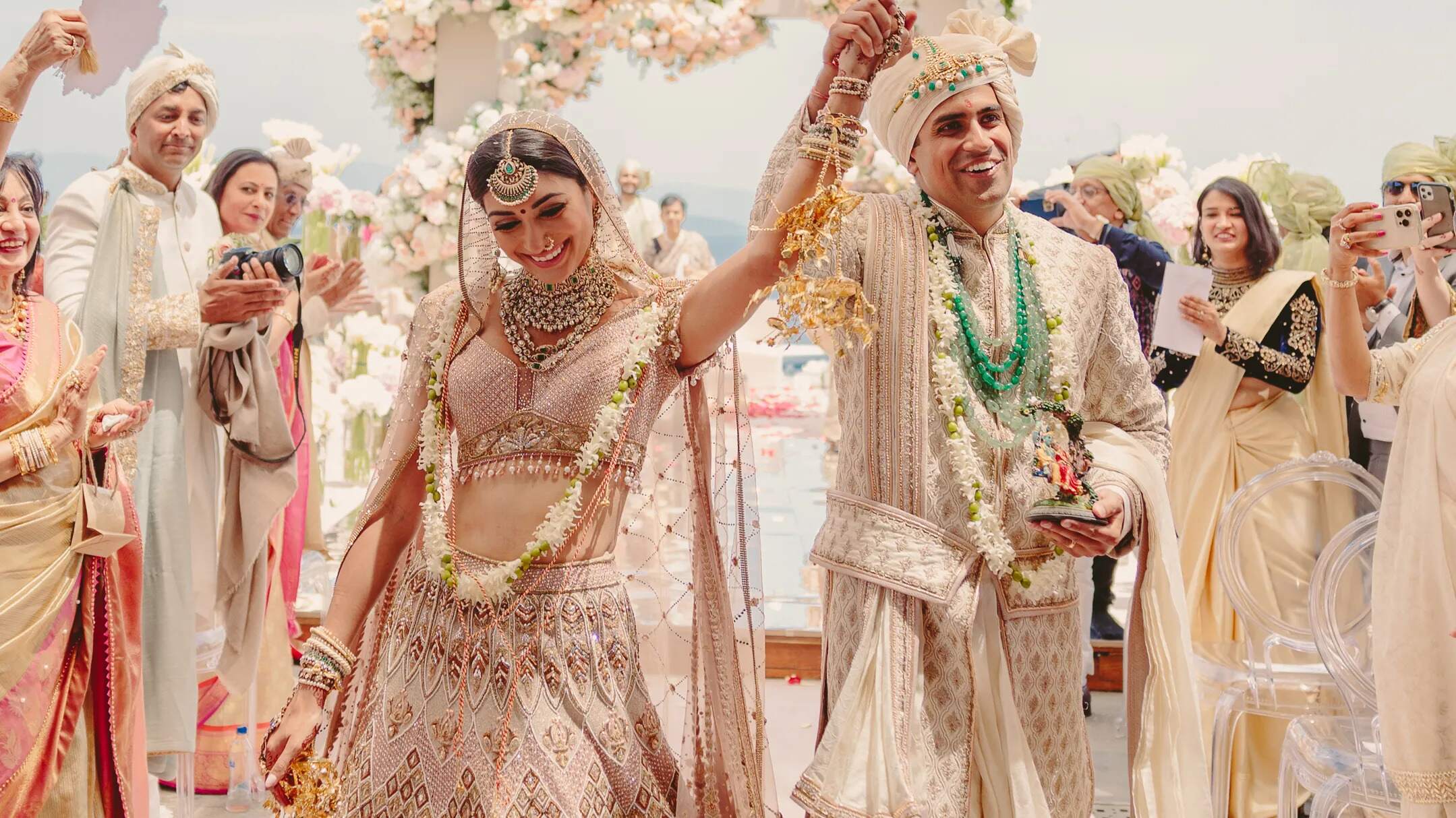 Navigating Wedding Date Dilemmas: Top 12 Mistakes Every Indian Couple Should Avoid