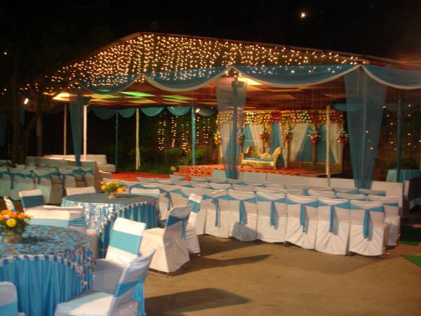 Reena visits Olive Garden Restaurant & Banquets, Noida