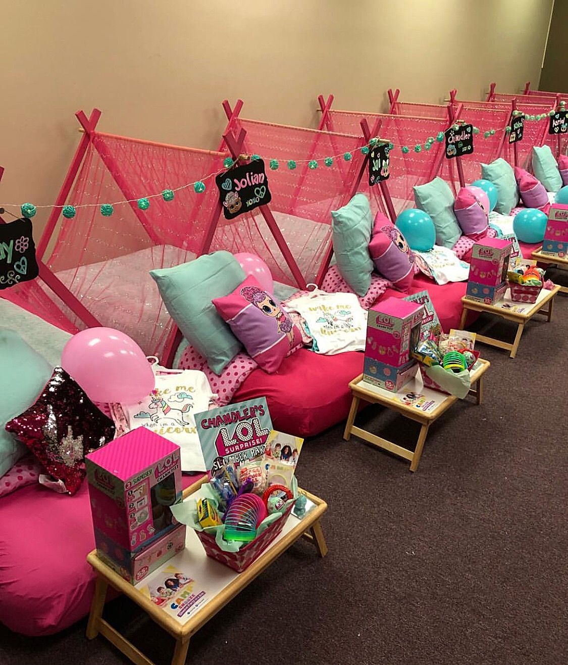 slumber-sleepover-party-with-pajamas-birthday-party-theme