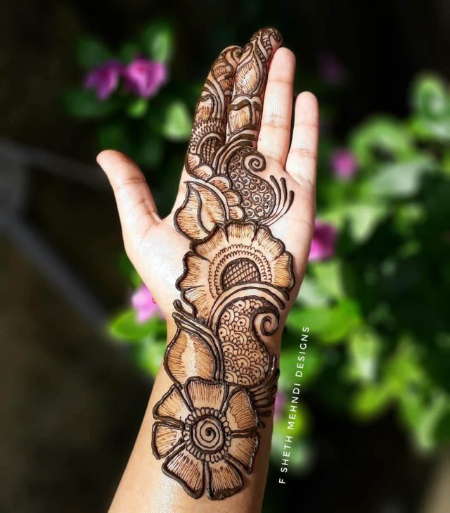 Soothing Arabic Mehndi Design