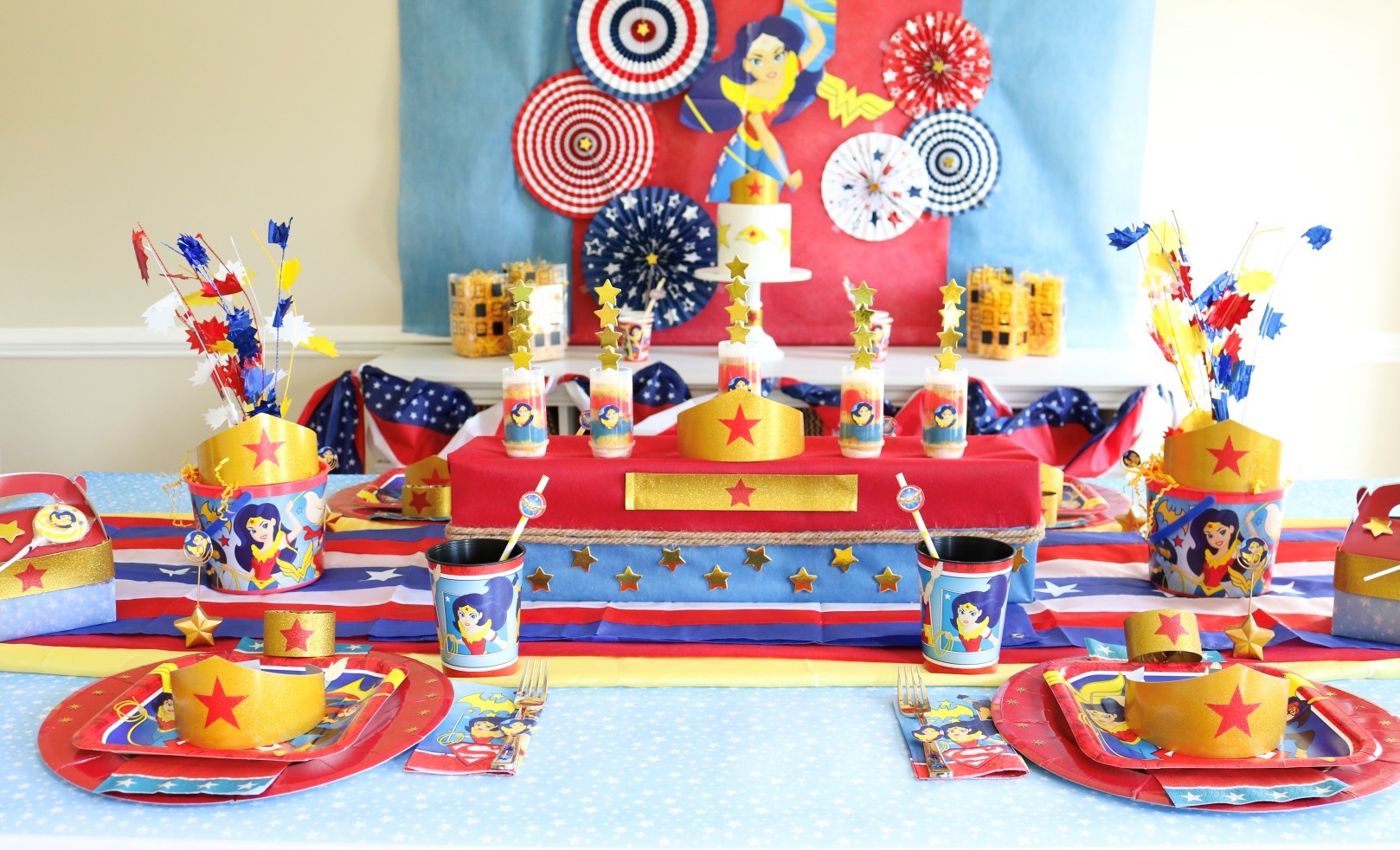 super-hero-wonder-woman-birthday-party-theme-ideas