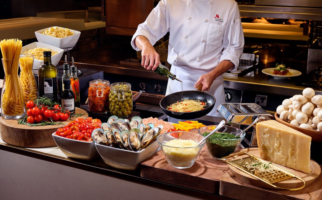 10 Best Live Food Station Ideas for Weddings, Parties & Corporate Events