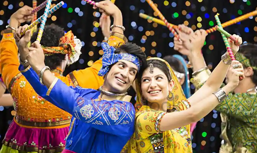 Top 5 Essentials to Enjoy Navratri at your Workplace