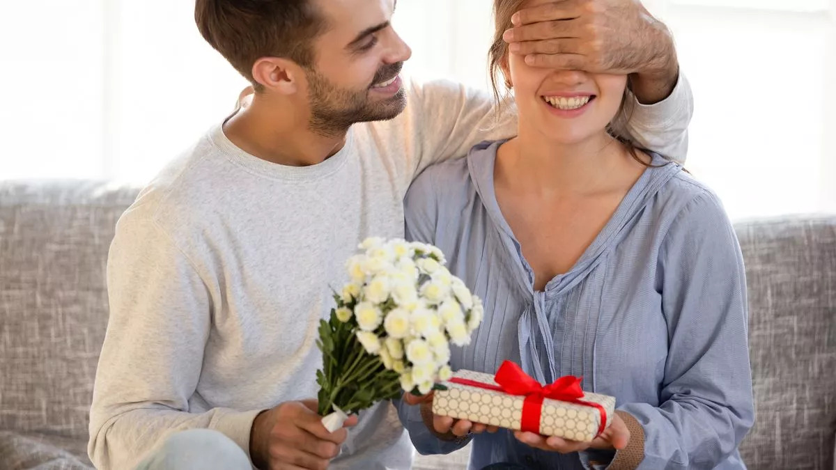 Love in the Air: Exploring Trendy Valentine's Day Traditions