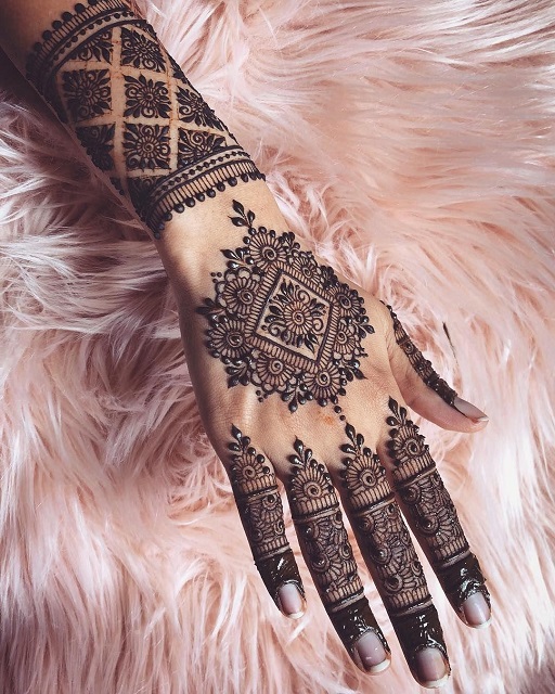 Vintage Mehendi Design