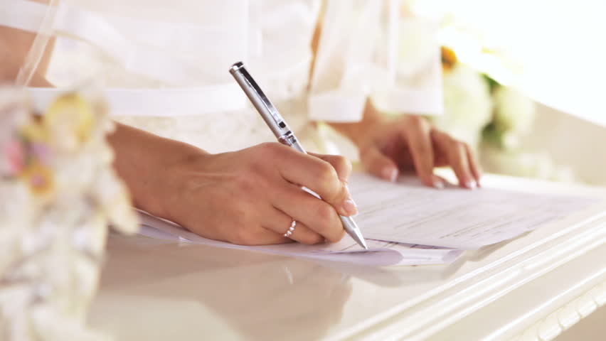 The YES and NO of Wedding Contract Clauses