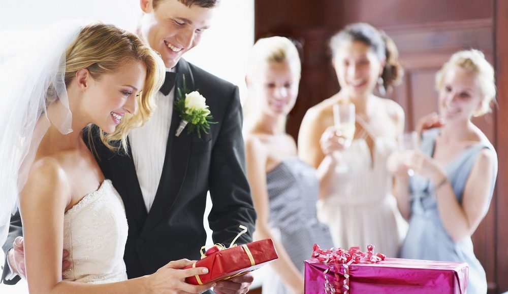 7 Unique Wedding Gift Ideas For Your Best Friend