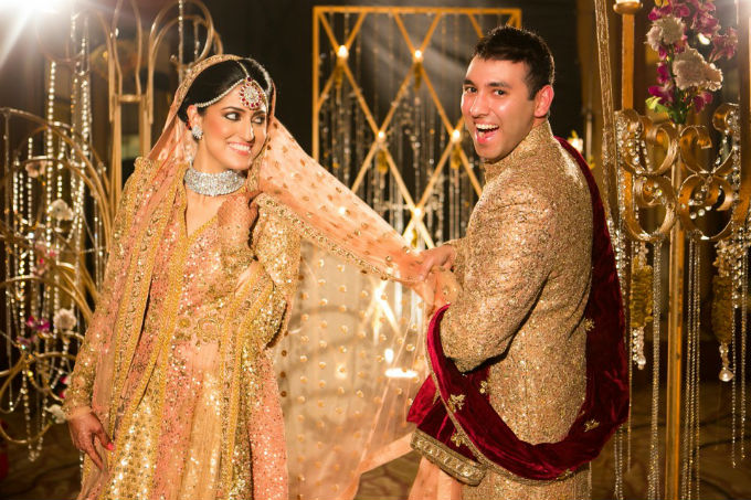 10 Must-have Romantic Wedding Photos for Indian Couples!