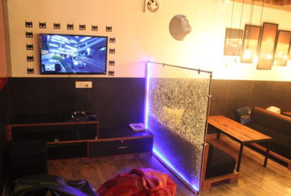 Laser Wars Lounge