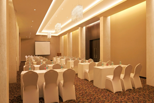 DoubleTree by Hilton Hotel Pune 1