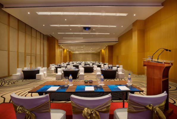 Maresille The Boardroom at Novotel Kolkata And Residences