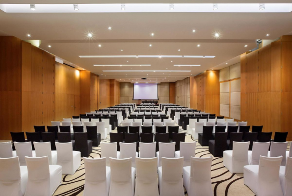 Maresille The Boardroom at Novotel Kolkata And Residences