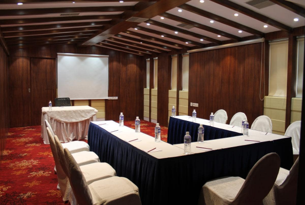 The Board Room at Dee Empresa Hotel