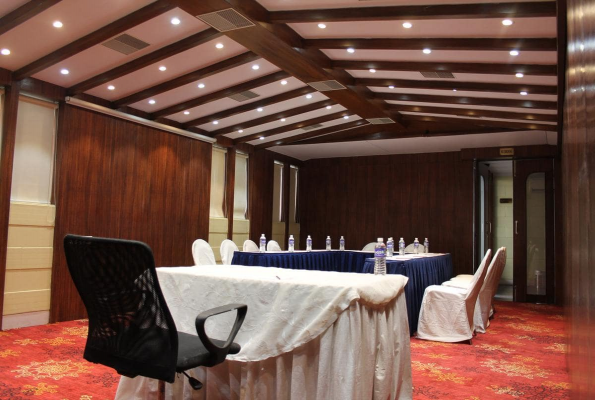 The Board Room at Dee Empresa Hotel