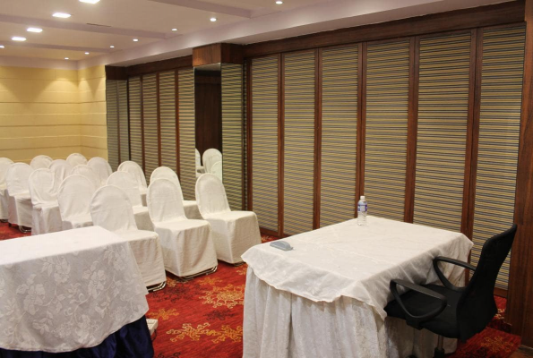 The Board Room at Dee Empresa Hotel