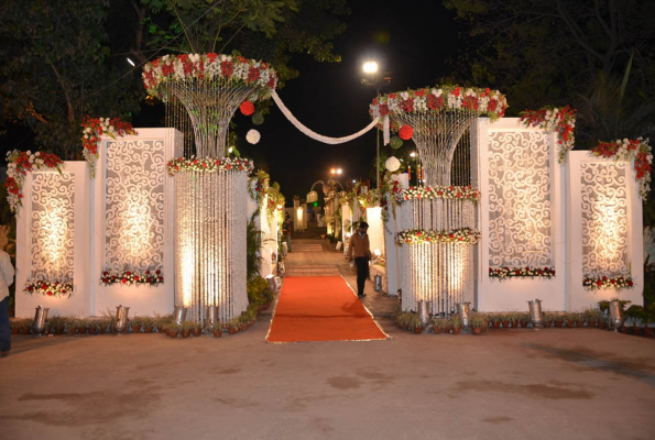 Maple Lawn at PC Chandra Garden