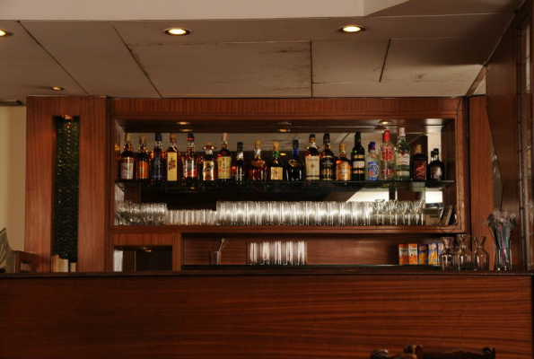 Damurs Bar & Restaurant