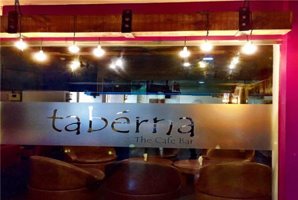 Taberna The Cafe Bar 5