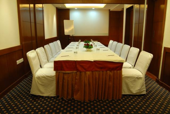 Senate room at Golden Tulip Lucknow