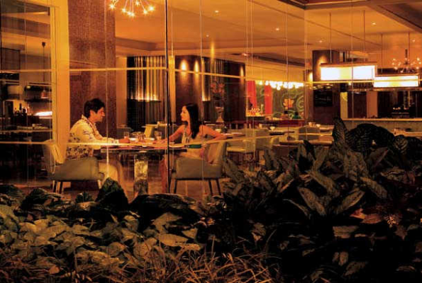 Pool Bar at Goa Marriott Resort & Spa