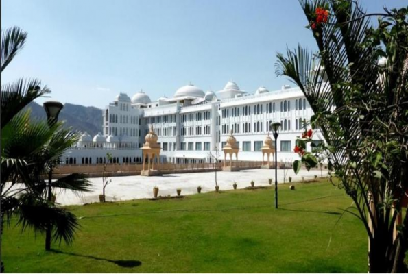 The Fateh Sagar Lawn at Radisson Blu Udaipur Palace Resort & Spa