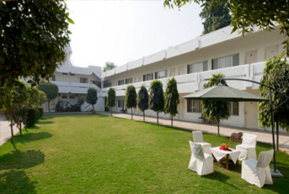 Lawns at Grand Hotel