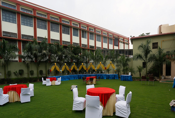 Party Lawn at Hotel Bhawna Palace