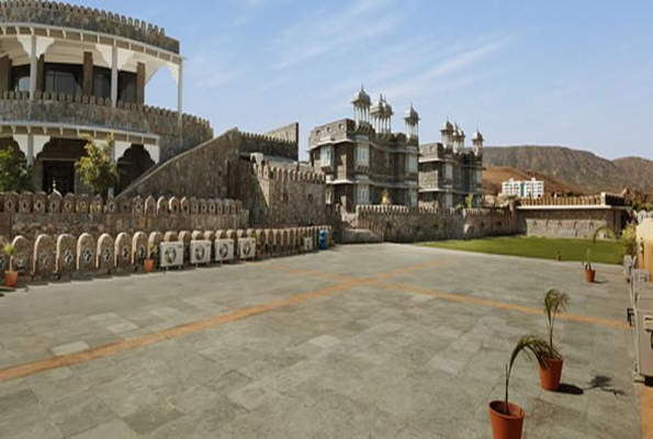 Upper Deck Lawn at The Amargarh Resort