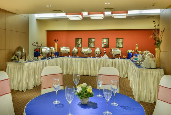 Banquet Hall at Hampton by Hilton