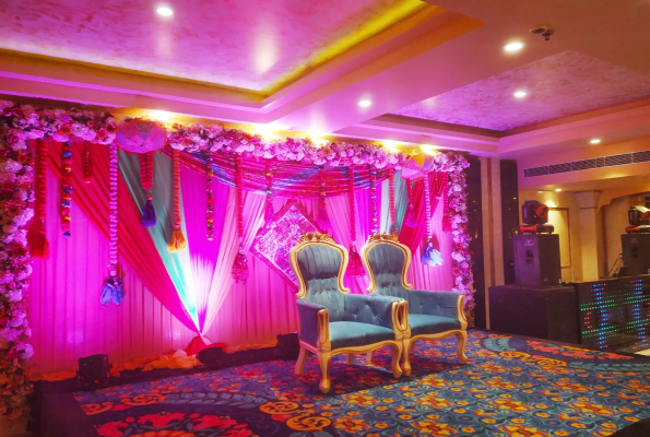 L Elegant Hotel & Banquets