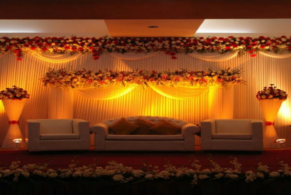 L Elegant Hotel & Banquets