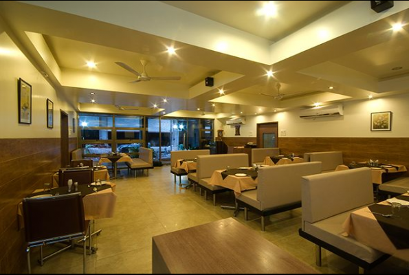 Restaurant at Hotel New Holiday Plaza