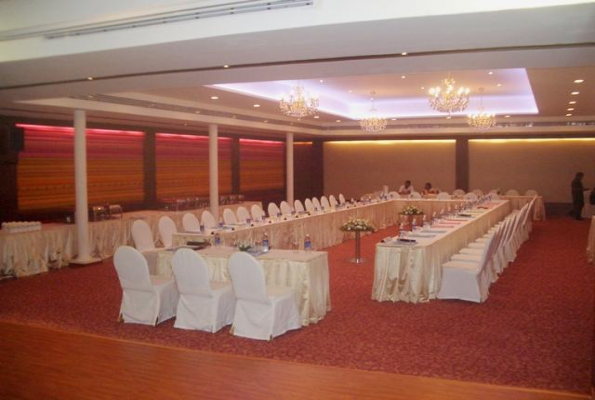 The Senate at The Avenue Regent