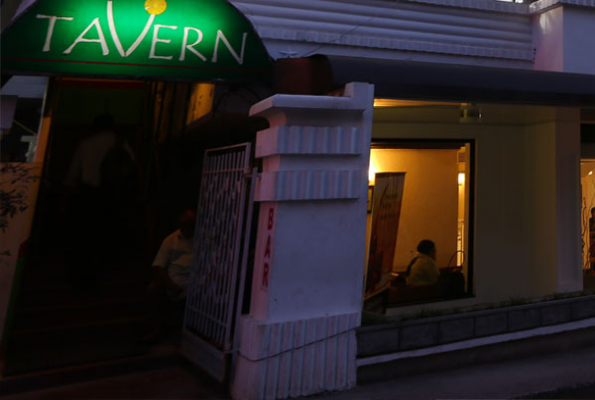 Th tavern at The International Hotel