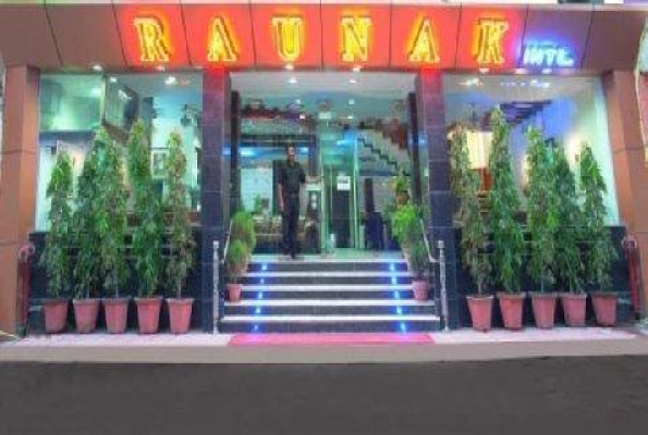 Hotel Raunak International