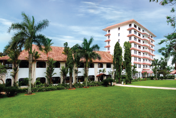 Pool Side Lawns at Taj Malabar Resort & Spa