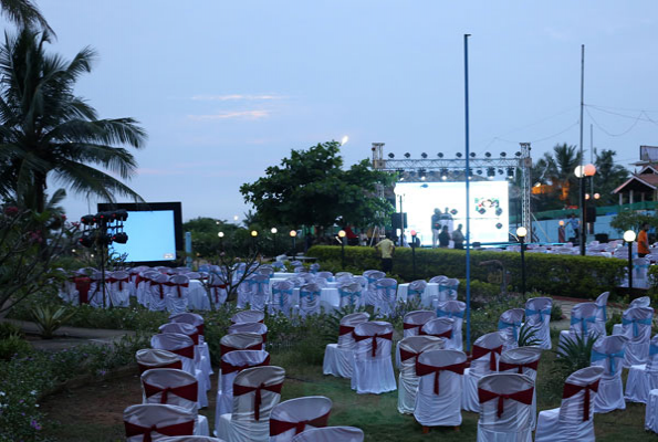 Huge Lawn at Paradise Village Beach Resort