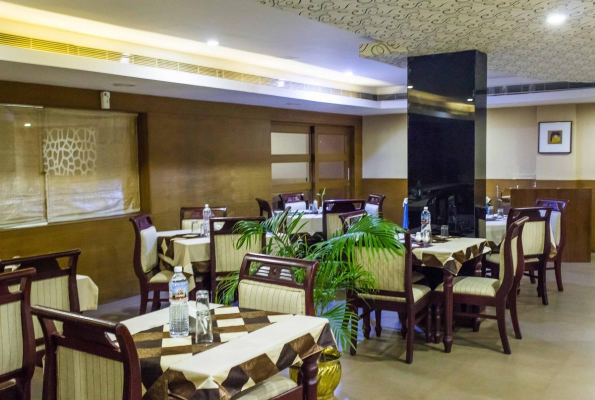 Hotel Gee Bee Palace 4